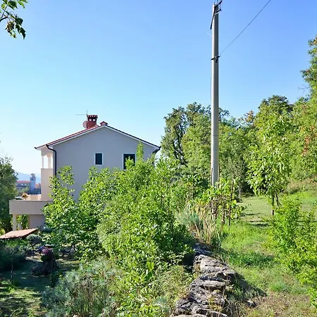 Erika Apartman *